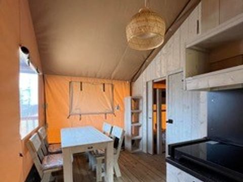 Tente en toile et en bois 4 personnes - NEW 2023 Lodge Safari : une tente esprit glamping avec sanitaire et grande terrasse