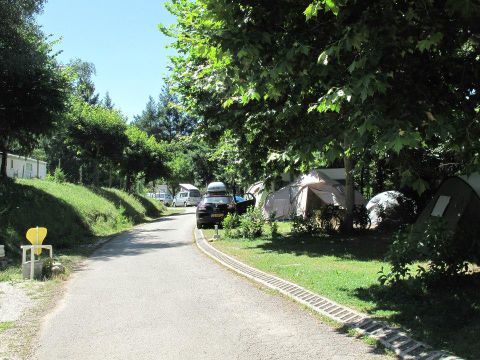 Emplacement - Tente ou Caravane ou Camping car