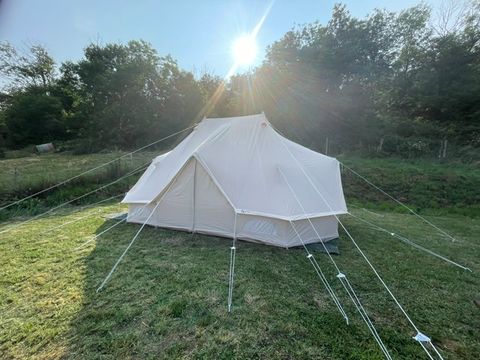 Tente 4 personnes - Tipi équipée