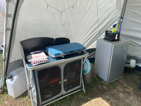 Tente 4 personnes - Tipi équipée