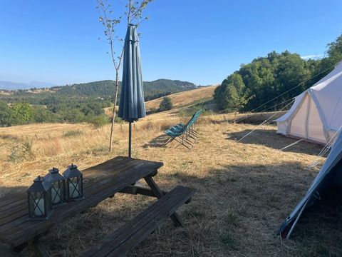 Tente 4 personnes - Tipi équipée