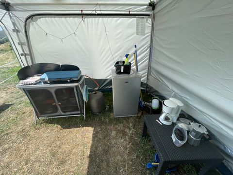 Tente 4 personnes - Tipi équipée