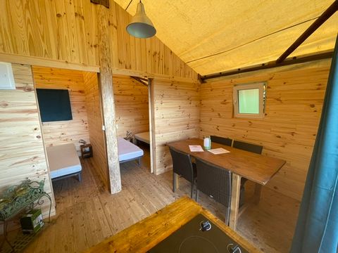 Tente en toile et en bois 4 personnes - Lodge équipée