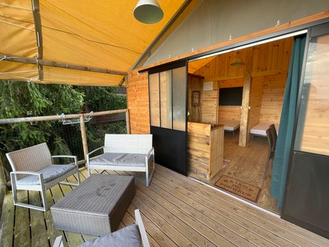 Tente en toile et en bois 4 personnes - Lodge équipée