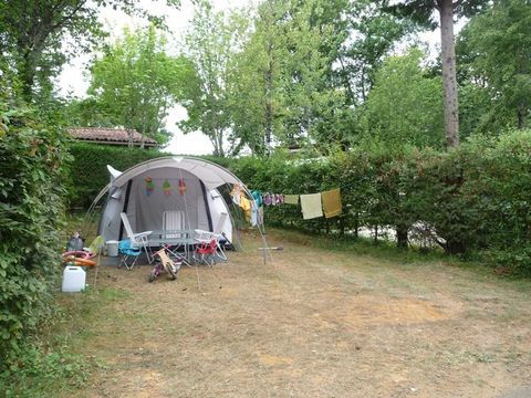 Emplacement - Herbeux (tente ou caravane)