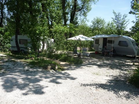 Emplacement - Emplacement Stabilisé (caravane ou camping car)