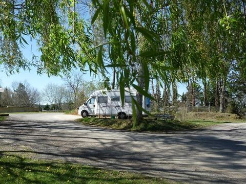 Emplacement - Emplacement Stabilisé (caravane ou camping car)