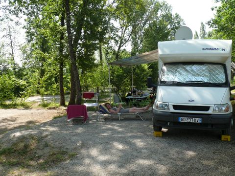 Emplacement - Emplacement Stabilisé (caravane ou camping car)