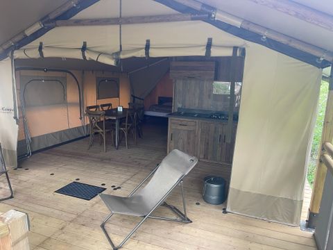 Tente en toile et en bois 5 personnes - Tente Kenya avec SDB
