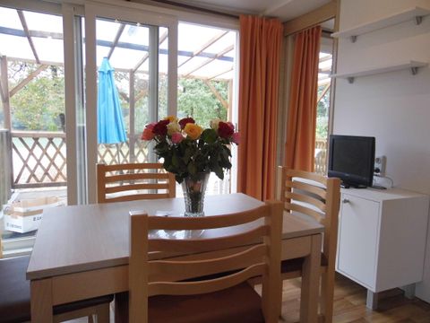 MOBILHOME 4 personnes - avec vue sur l'étang 1/4 pers.