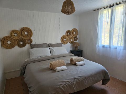 CHALET 4 personnes - Chalet devant l'étang 1/4 pers. 1/4 pers