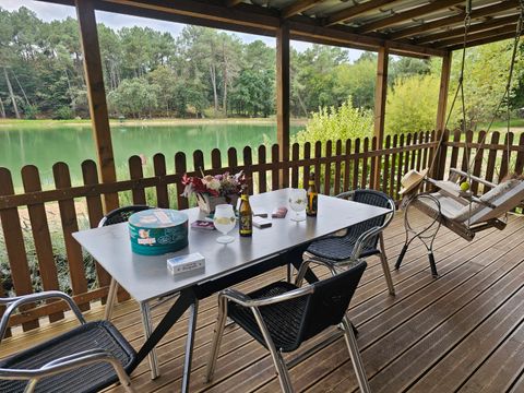 CHALET 4 personnes - Chalet devant l'étang 1/4 pers. 1/4 pers