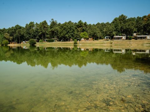 CHALET 4 personnes - Chalet devant l'étang 1/4 pers. 1/4 pers