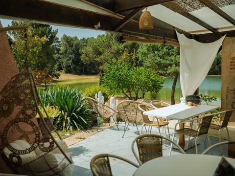 MOBILHOME 4 personnes - Mobil home Premium face à l' étang 1/4 pers