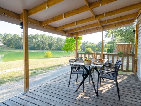 MOBILHOME 4 personnes - Mobil home Premium face à l' étang 1/4 pers