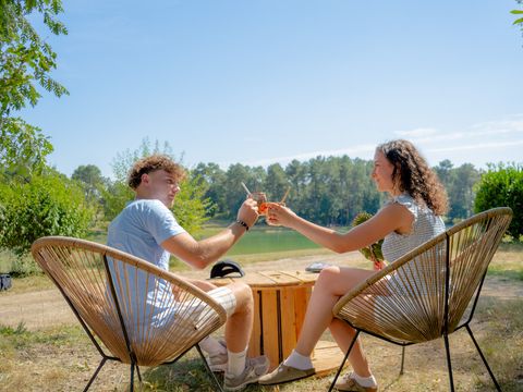 Emplacement - EMPLACEMENT VIP FACE A L 'ETANG AVEC SALLE DE BAIN ET CUISINE PRIVATIVE 2 pers
