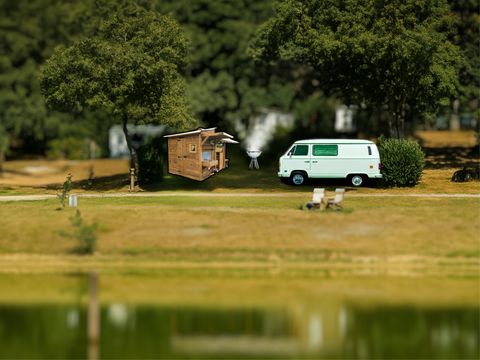 Emplacement - EMPLACEMENT VIP FACE A L 'ETANG AVEC SALLE DE BAIN ET CUISINE PRIVATIVE 2 pers