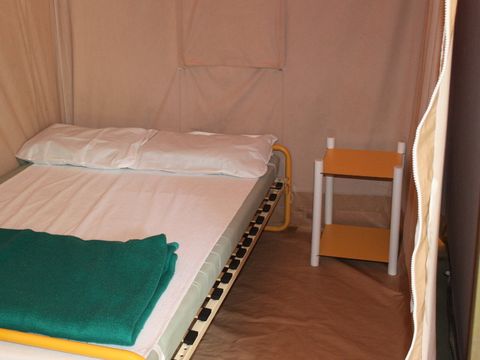 BUNGALOW TOILÉ 4 personnes - sans sanitaires