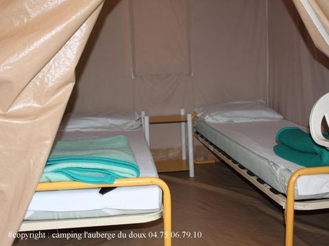 BUNGALOW TOILÉ 4 personnes - sans sanitaires