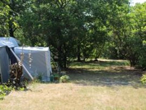 Emplacement - CAMPING NU
