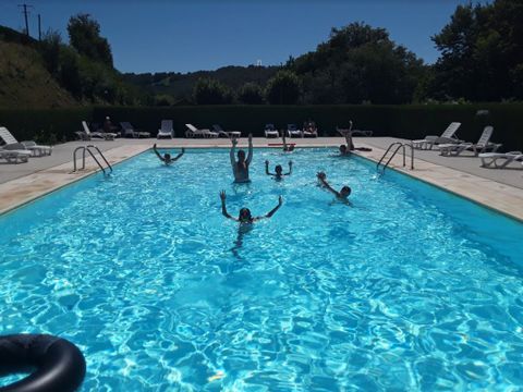 Camping Paradis - Village De Vacances La Gineste - Camping Cantal - Image N°8