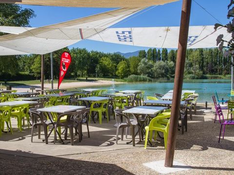 Flower Camping le Lac du Marandan - Camping Isère - Image N°2