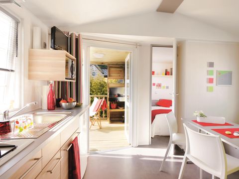 MOBILHOME 4 personnes - Confort 30-33m² (2 chambres - 1 salle de bain) TV