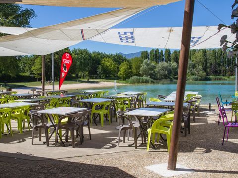 Flower Camping le Lac du Marandan - Camping Isère - Image N°2