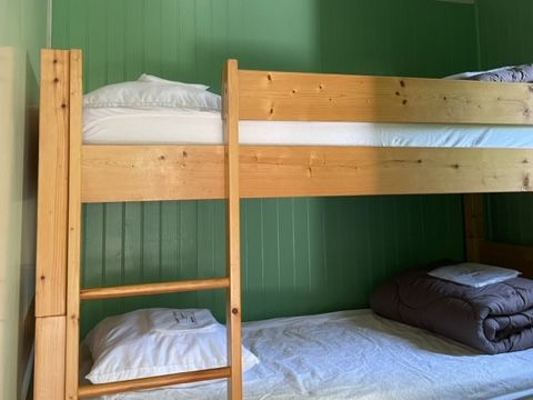 Hébergement 4 personnes - Chalet sur pilotis Confort 2 chambres 30m² - TV - NEW AVEC CLIMATISATION