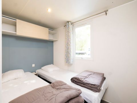 MOBILHOME 8 personnes - Mobil-home Tribu Confort 48m² (4 chambres) - 2 salles de bain + TV + Clim + Terrasse