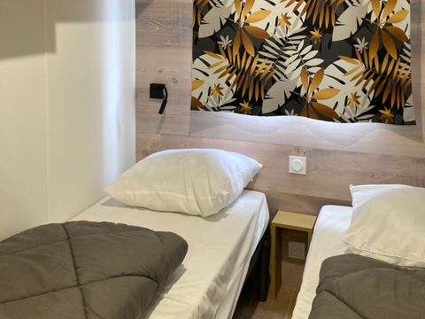 MOBILHOME 4 personnes - SUCS  Mobil-Home 4* 4 pers