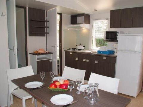 MOBILHOME 6 personnes - Mobil-home Confort 29m² 3 chambres + terrasse couverte - sans tv - sans clim 6 pers