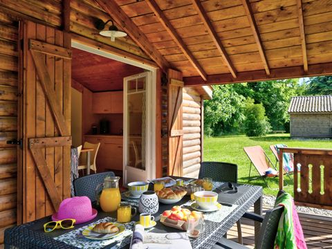 CHALET 5 personnes - Chalet Premium 35m² 2 chambres + terrasse couverte + climatisation + TV + LV 5 pers