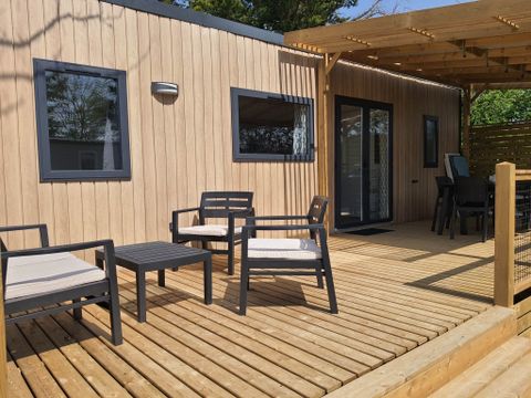 MOBILHOME 6 personnes - COTTAGE Premium 35m² 3 chambres + TV + Lave-vaisselle + climatisation + terrasse XL semi-couverte 1/6 pers
