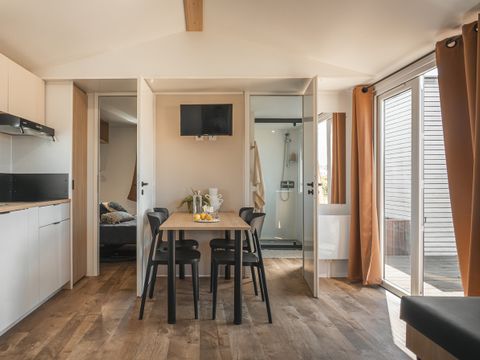 MOBILHOME 6 personnes - COTTAGE Premium 3ch   35m² 3 chambres + TV + Lave-vaisselle + climatisation + plancha + terrasse XL