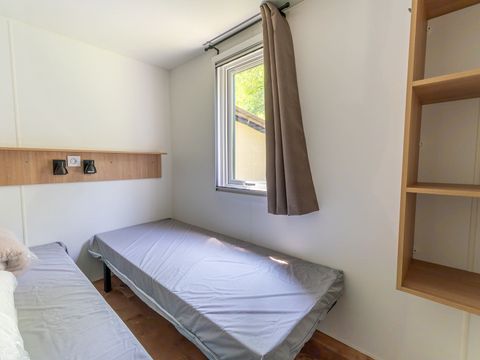 MOBILHOME 6 personnes - COTTAGE Premium SPA privé  35m² 3 ch + TV + Lave-vaisselle + climatisation + plancha + terrasse XL