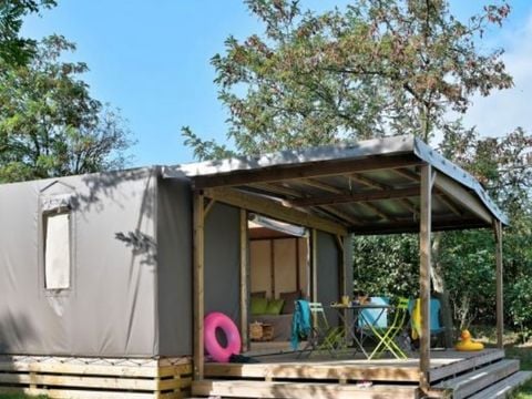 TENTE TOILE ET BOIS 4 personnes - Lodge Maori Confort 17m² (2 chambres) - sans sanitaires + terrasse couverte 2/4 pers