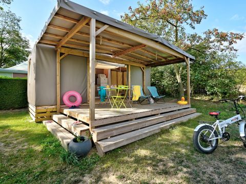 TENTE TOILE ET BOIS 4 personnes - Lodge Maori Confort 17m² (2 chambres) - sans sanitaires + terrasse couverte 2/4 pers