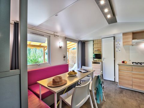 MOBILHOME 6 personnes -  Mobil home Premium 31m² (3 chambres) + terrasse couverte + Lave vaisselle + TV + Climatisation 6 pers