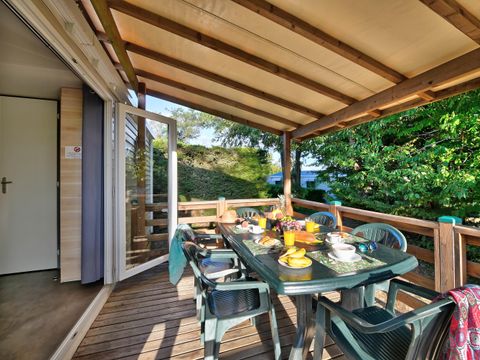 MOBILHOME 6 personnes - Mobil home Premium 29m² (2 chambres) + terrasse couverte + Lave vaisselle + TV + Climatisation 4/6 pers
