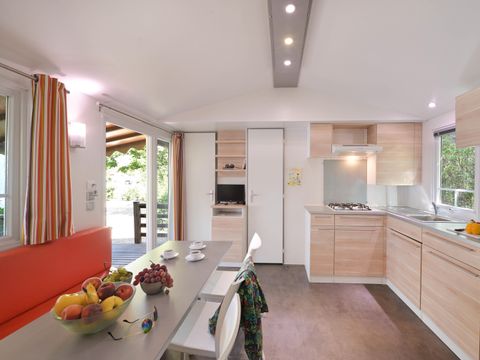 MOBILHOME 6 personnes -  Mobil home Confort 31m² (3 chambres) + terrasse couverte + TV 6 pers