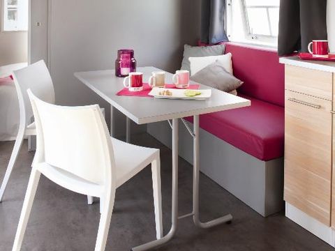 MOBILHOME 4 personnes - Mobil home Confort 23/27m² - 2 chambres - terrasse couverte + TV 4 pers