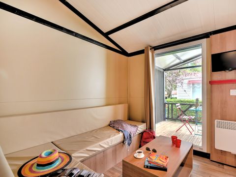 CHALET 6 personnes - Chalet Confort 35m² (3 chambres) + terrasse couverte + TV 6 pers
