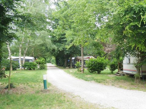 Camping Les Avenieres - Camping Drome - Image N°2
