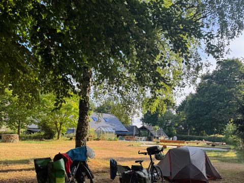 Emplacement - Aire de stationnement pour camping-cars