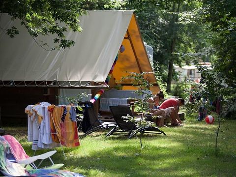 Tente en toile et en bois 4 personnes - Amazone (pas de sanitaires)