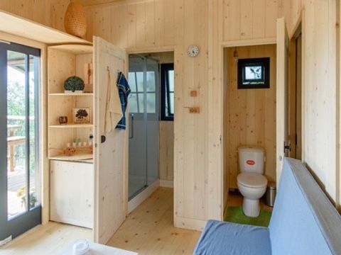 CHALET 5 personnes - Cottage premium (2022) bord de rivière, 2 chambres, terrasse couverte 5 pers