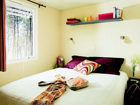 MOBILHOME 4 personnes - Le Chêne (2 chambres) Arrivée Dimanche - BORD RIVIERE - Grande terrasse - TV - Free Wifi*