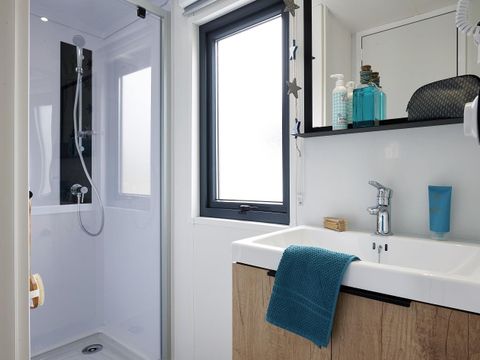 MOBILHOME 4 personnes - Premium (2019)-2 chambres-grand salon TV, salle à manger,cuisine-grande terrasse-free WIFI