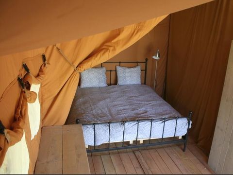 TENTE TOILE ET BOIS 5 personnes - Tente Lodge Safari 35 m² - 2 chambres - 10 m² terrasse couverte